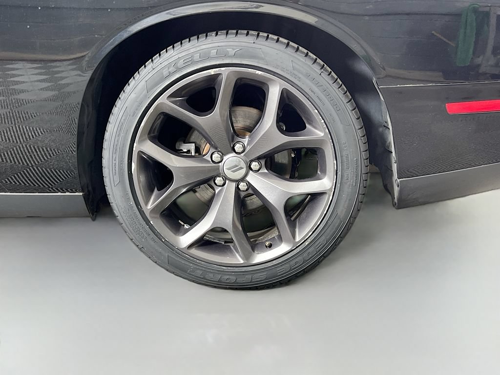 Used 2019 Dodge Challenger R/T RWD image 34