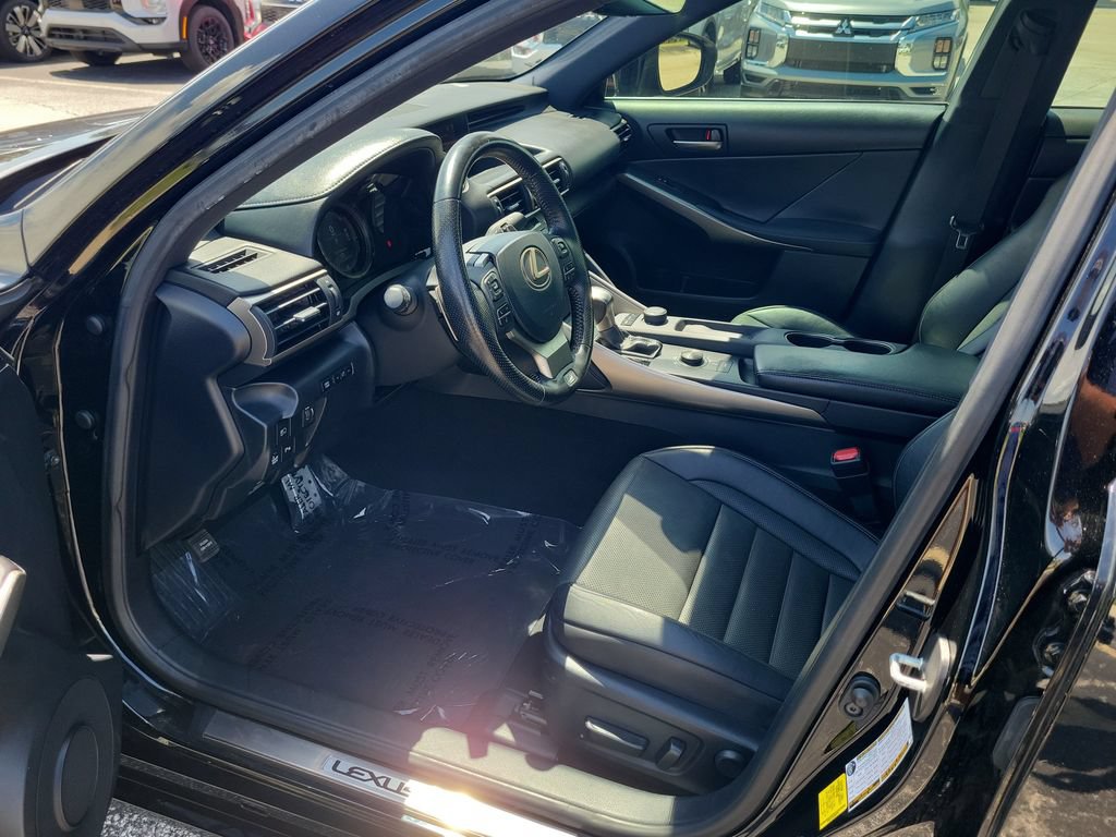 Used 2019 Lexus IS 300 F Sport w/ F Sport Package RWD image 12