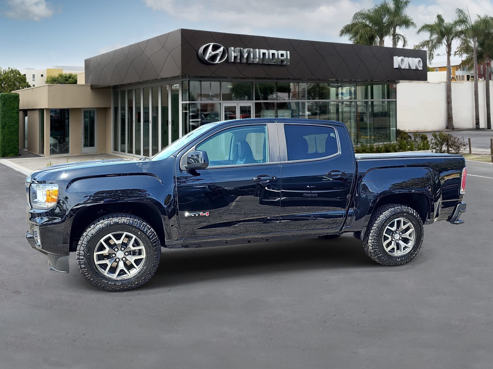 Used 2021 GMC Canyon AT4 w/ Trailering Package AWD/4WD image 6