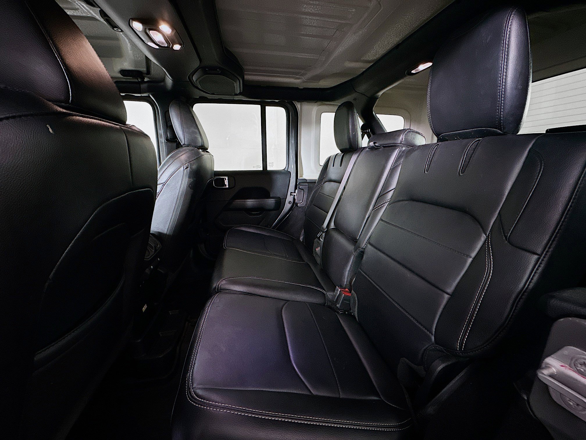 Used 2023 Jeep Wrangler Sahara image 27