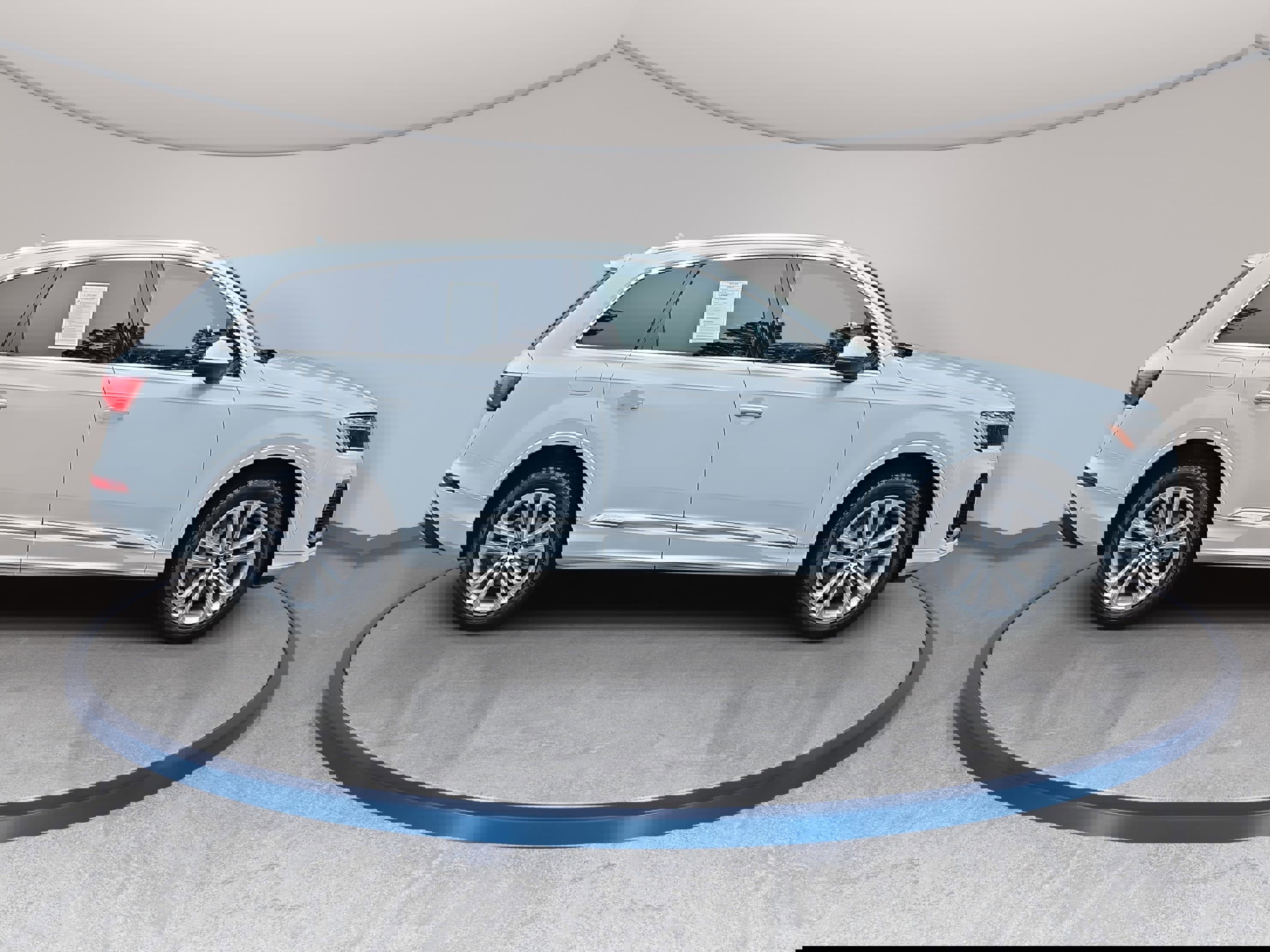 Used 2025 Audi Q7 2.0T Premium w/ Convenience Package image 4