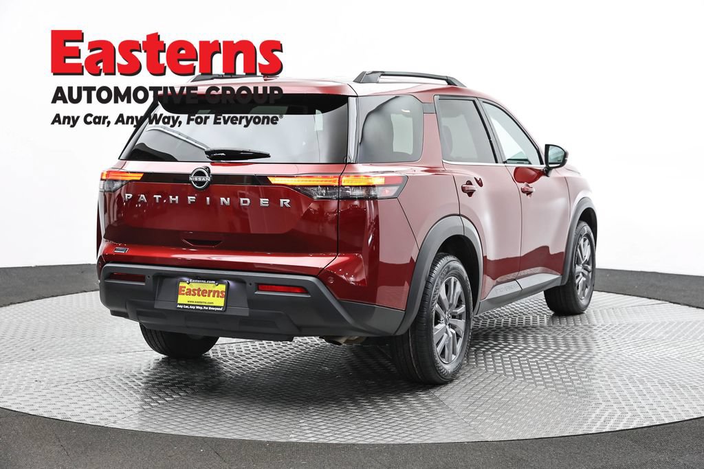 Used 2025 Nissan Pathfinder SV FWD image 5
