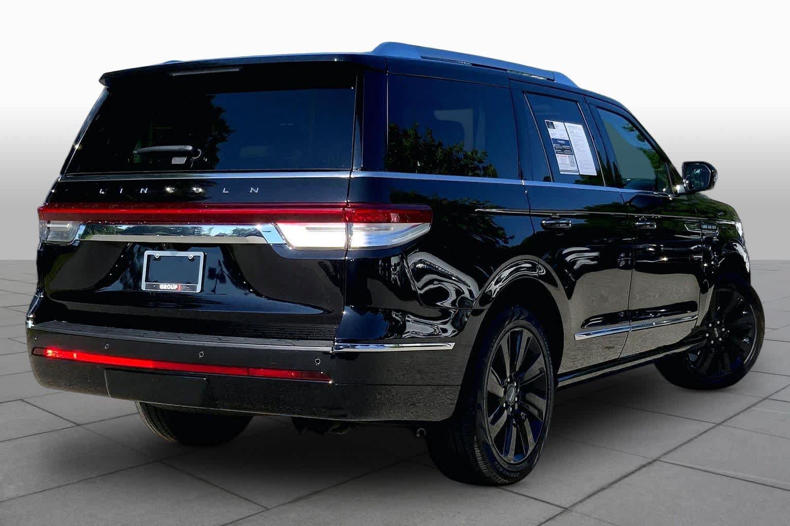Used 2024 Lincoln Navigator Reserve AWD/4WD image 13