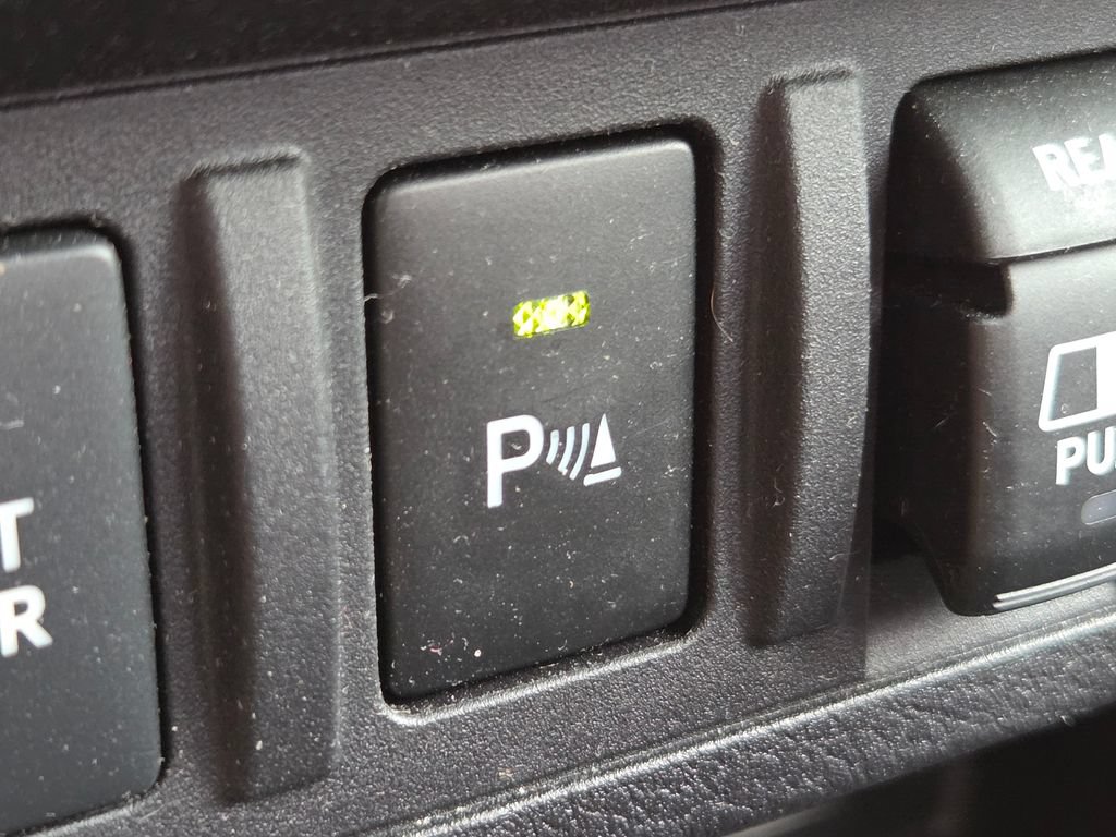 Used 2018 Toyota Tacoma TRD Sport w/ Technology Package AWD/4WD image 8