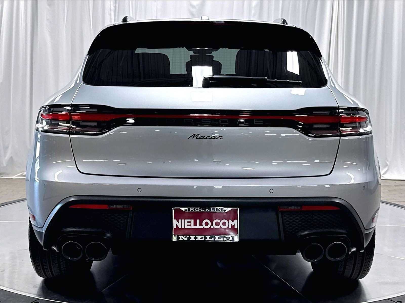 Used 2026 Porsche Macan AWD/4WD image 8