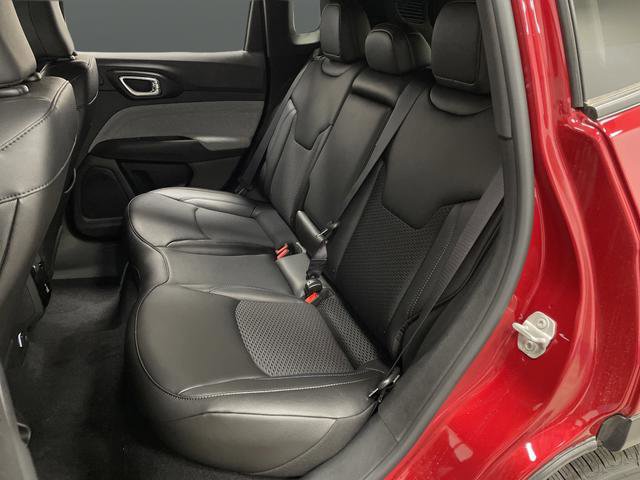 New 2025 Jeep Compass Latitude w/ Sun & Sound Group AWD/4WD image 29