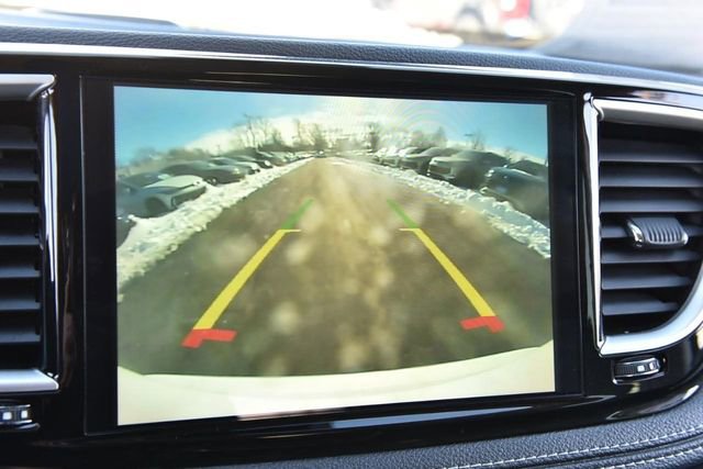 Used 2024 Chrysler Pacifica Select image 14
