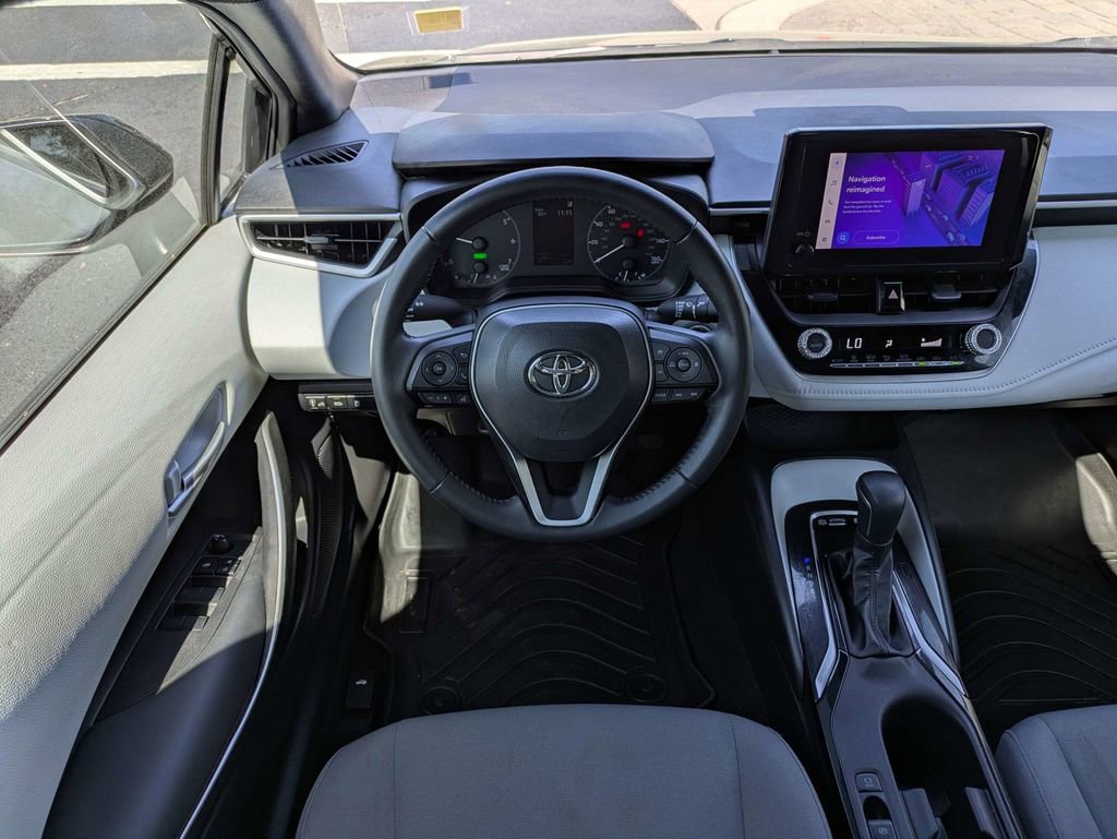Used 2023 Toyota Corolla SE image 18