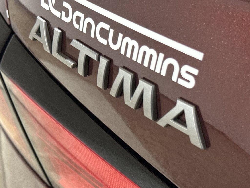 Used 2024 Nissan Altima 2.5 SV FWD image 25