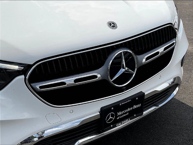 Used 2024 Mercedes-Benz GLC 300 4MATIC image 35