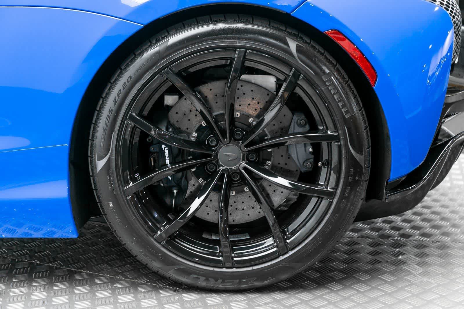 New 2025 McLaren Artura Spider RWD image 40
