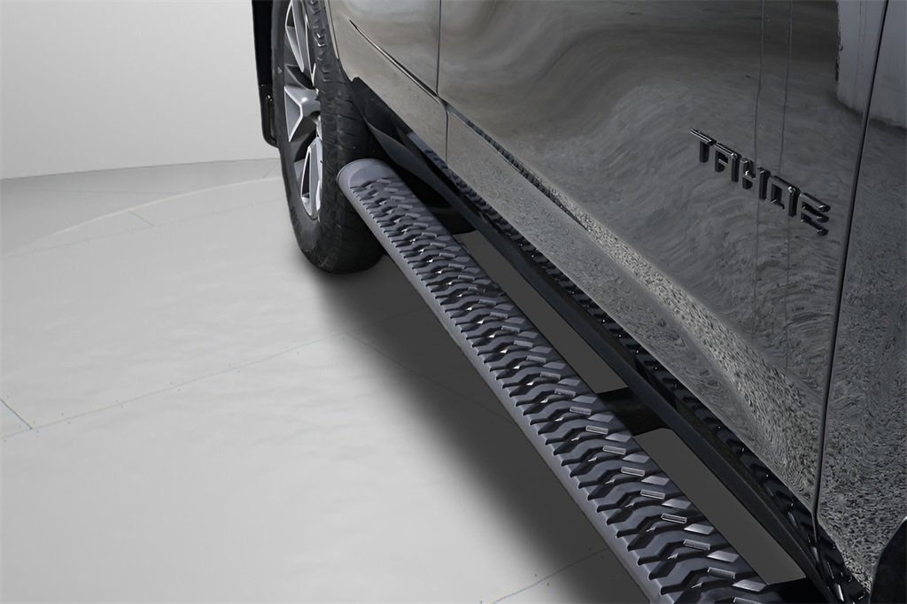 Used 2024 Chevrolet Tahoe Z71 w/ Luxury Package image 33