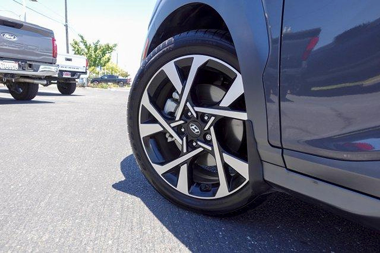 Used 2023 Hyundai Kona Limited FWD image 8