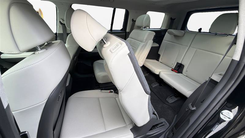 Used 2025 Hyundai Santa Fe Calligraphy FWD image 23