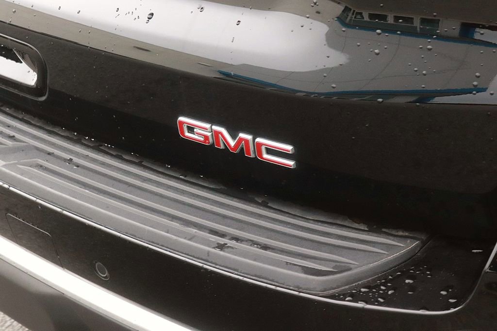Used 2025 GMC Yukon Denali AWD/4WD image 9
