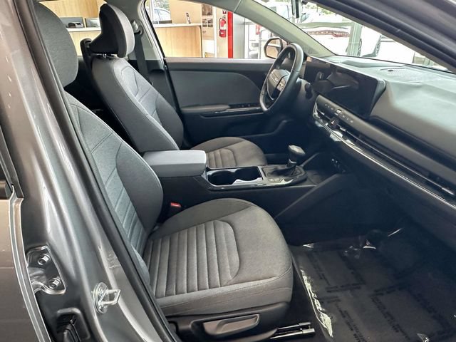 Used 2025 Kia K4 EX FWD image 21