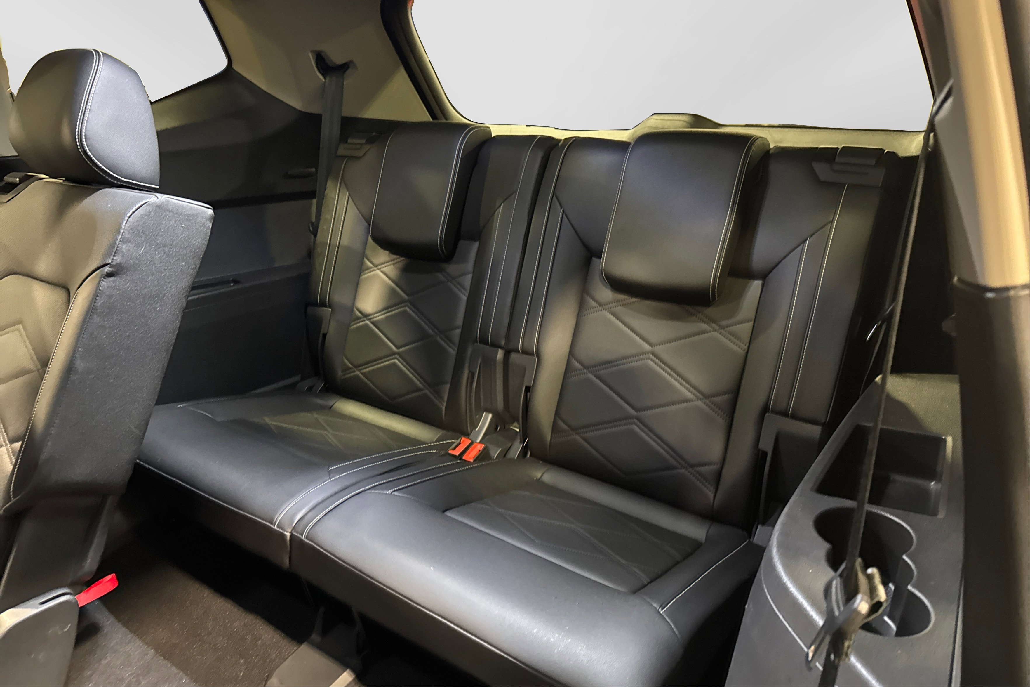 Used 2025 Volkswagen Atlas SE image 38