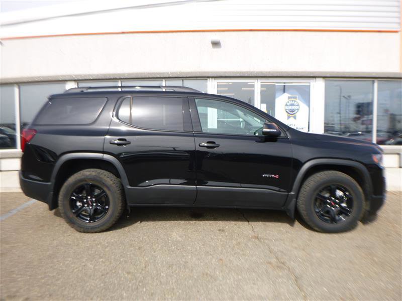 Used 2022 GMC Acadia AT4 w/ Technology Package AWD/4WD image 4
