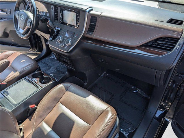 Used 2019 Toyota Sienna Limited Premium w/ Carpet Mat Package FWD image 21