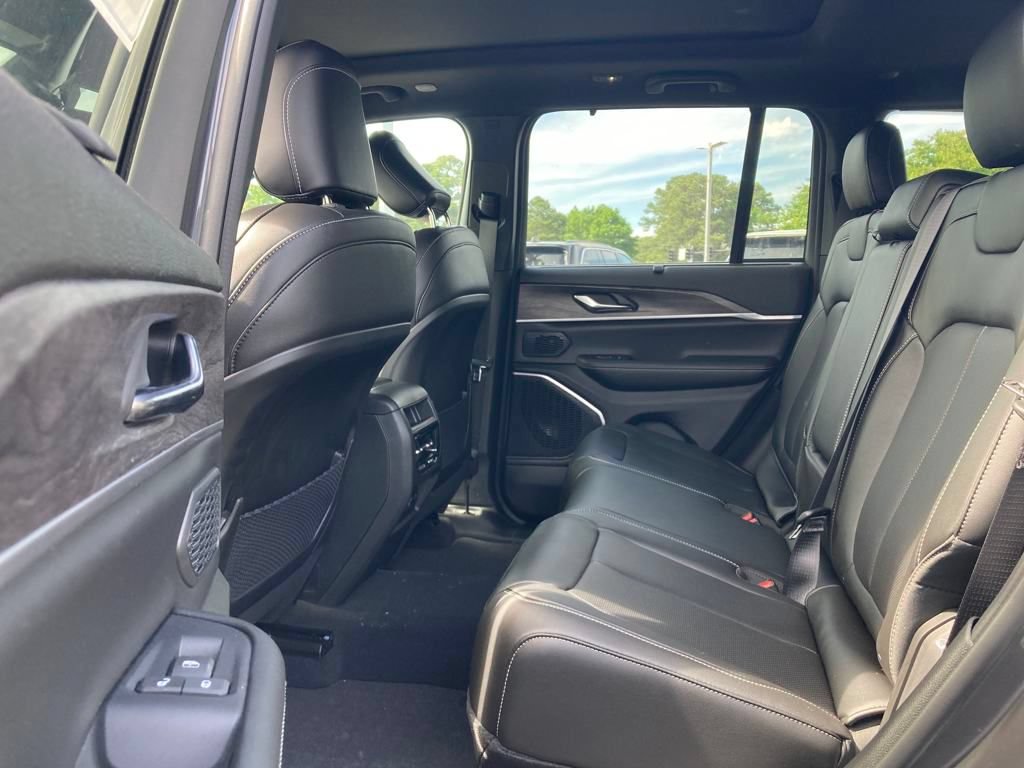 New 2024 Jeep Grand Cherokee Limited 4xe w/ Luxury Tech Group II AWD/4WD image 25