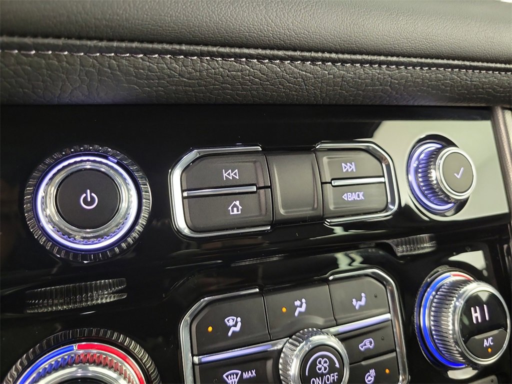 Used 2023 GMC Yukon Denali w/ Denali Reserve Package image 29
