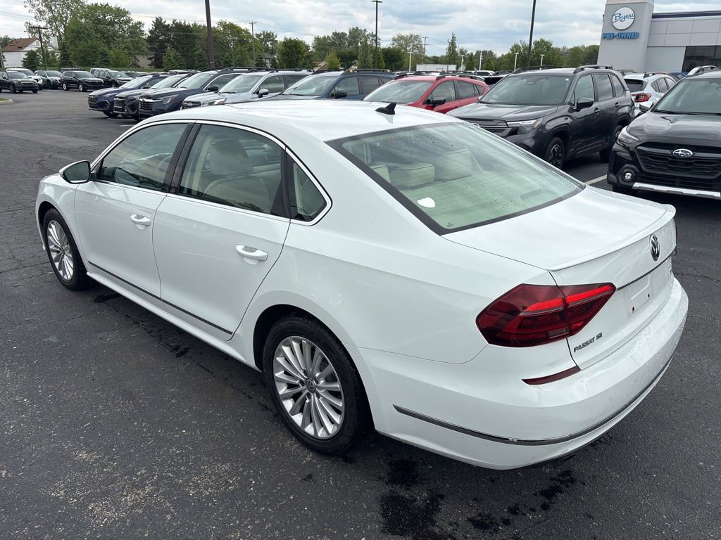 Used 2017 Volkswagen Passat 1.8T SE w/ SE Lighting Package FWD image 5