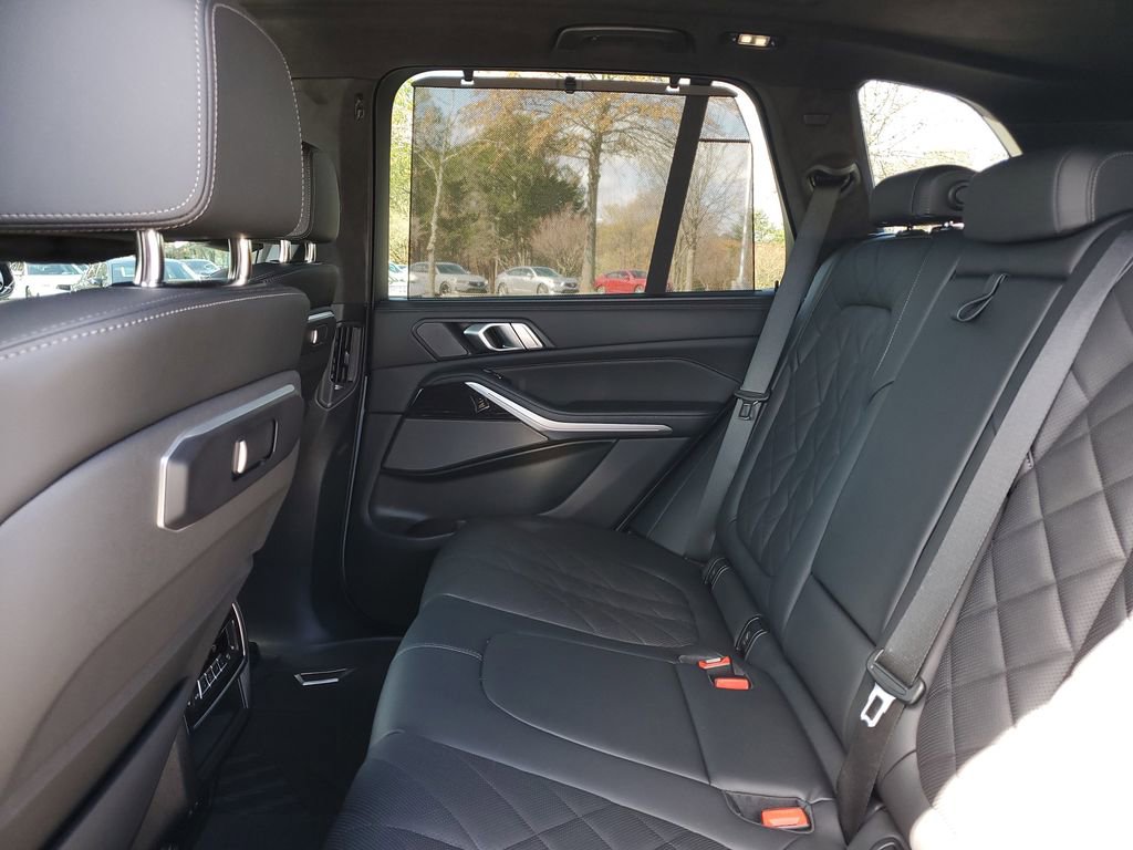 Used 2025 BMW X5 sDrive40i w/ M Sport Package image 15