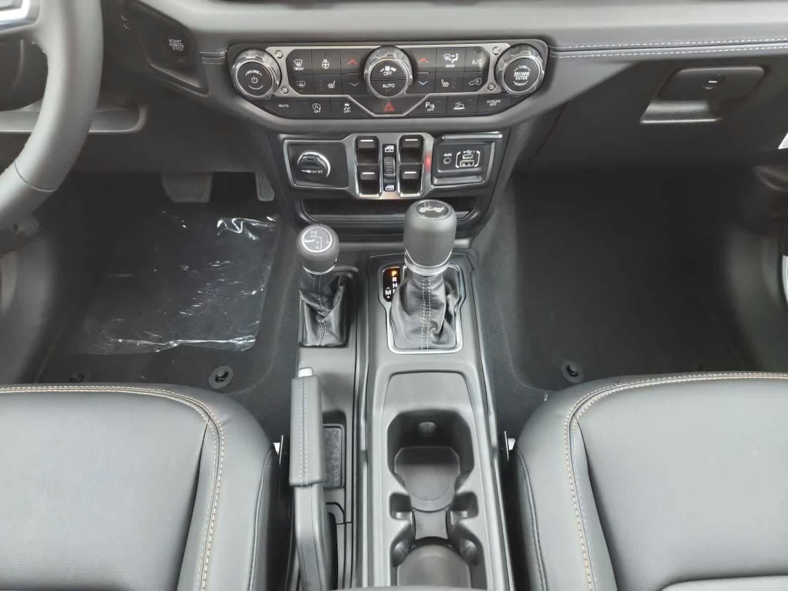 New 2027 Jeep Wrangler Unlimited Sahara AWD/4WD image 26