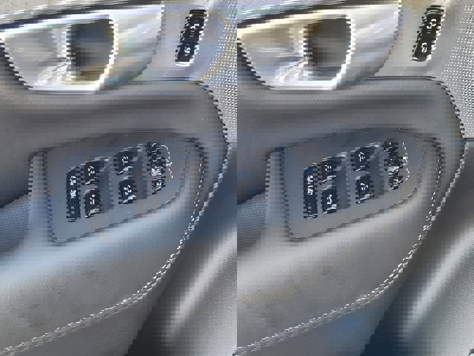 Certified 2025 Volvo XC90 B6 Ultra w/ Protection Package Premier image 15