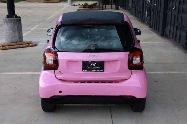 Used 2016 smart fortwo passion RWD image 12