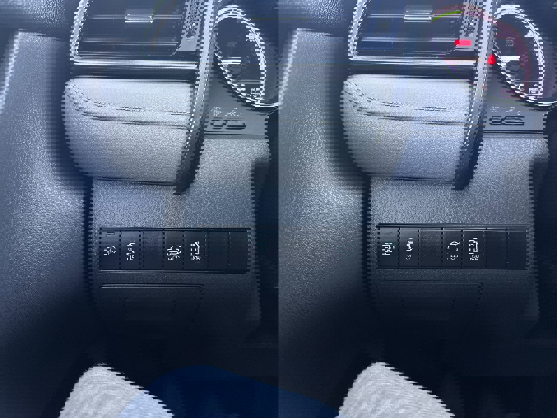 Used 2020 Toyota Camry LE image 18