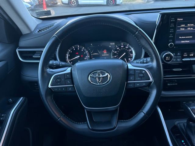 Used 2022 Toyota Highlander XLE image 18
