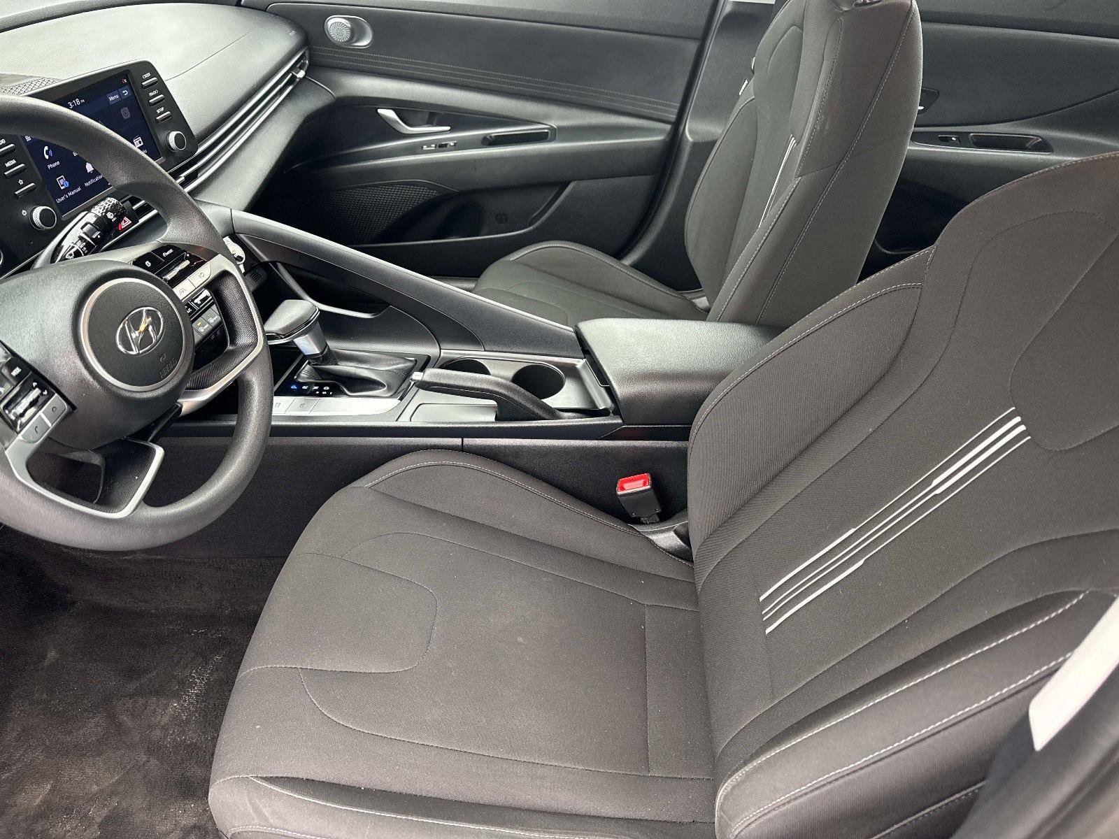 Used 2022 Hyundai Elantra SEL image 20