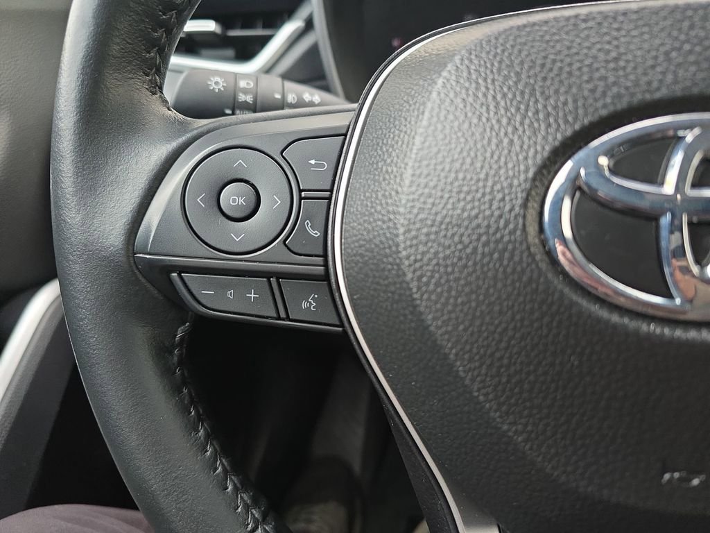 Used 2025 Toyota Corolla Cross XLE AWD/4WD image 19