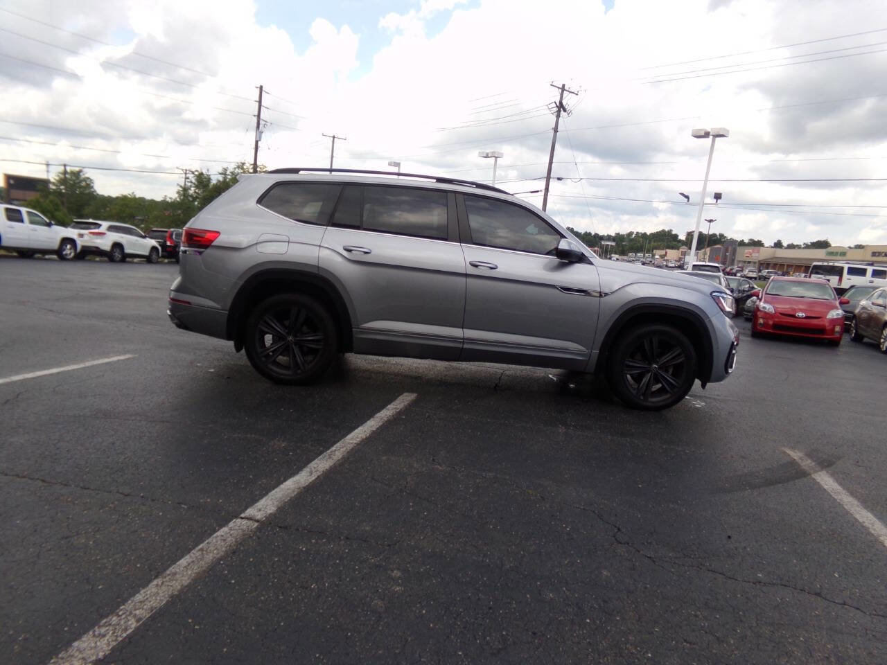 Used 2021 Volkswagen Atlas SE image 5