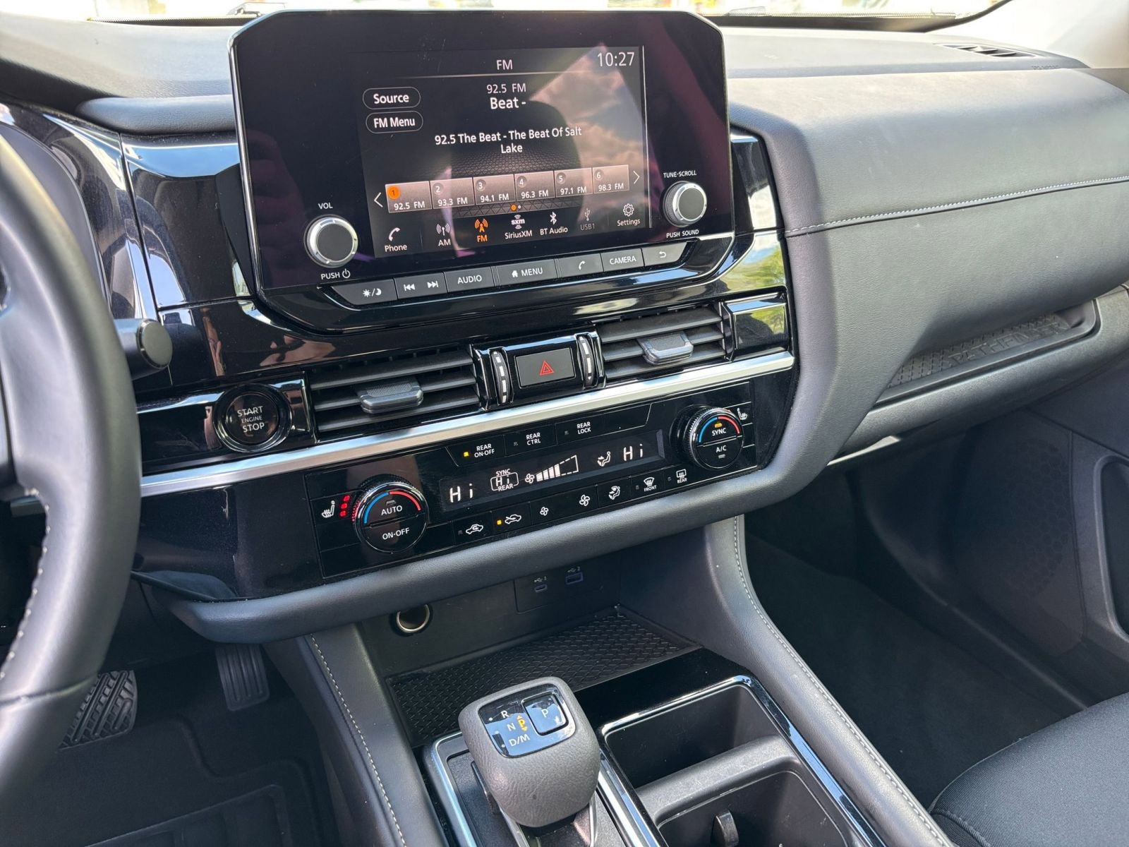 Used 2025 Nissan Pathfinder SV image 17