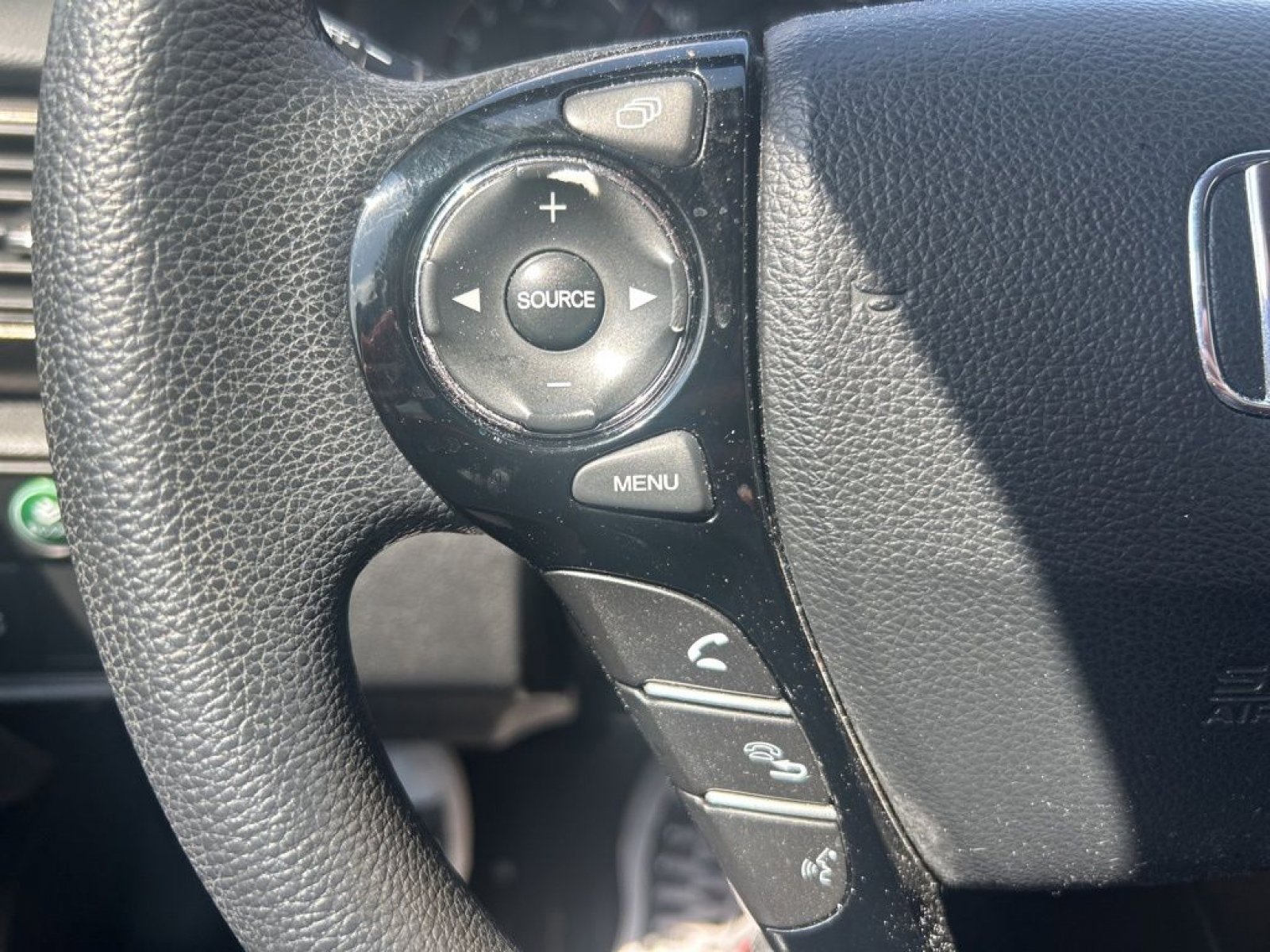 Used 2017 Honda Accord EX image 13