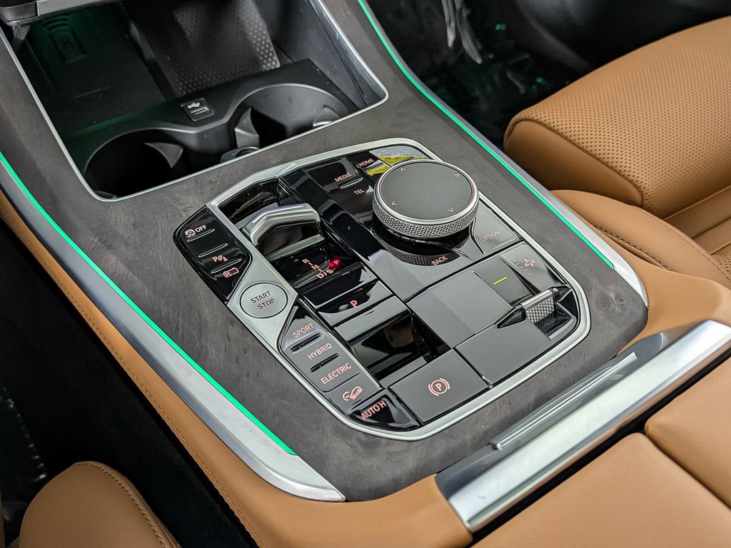 Used 2025 BMW X5 xDrive50e w/ Premium Package image 37