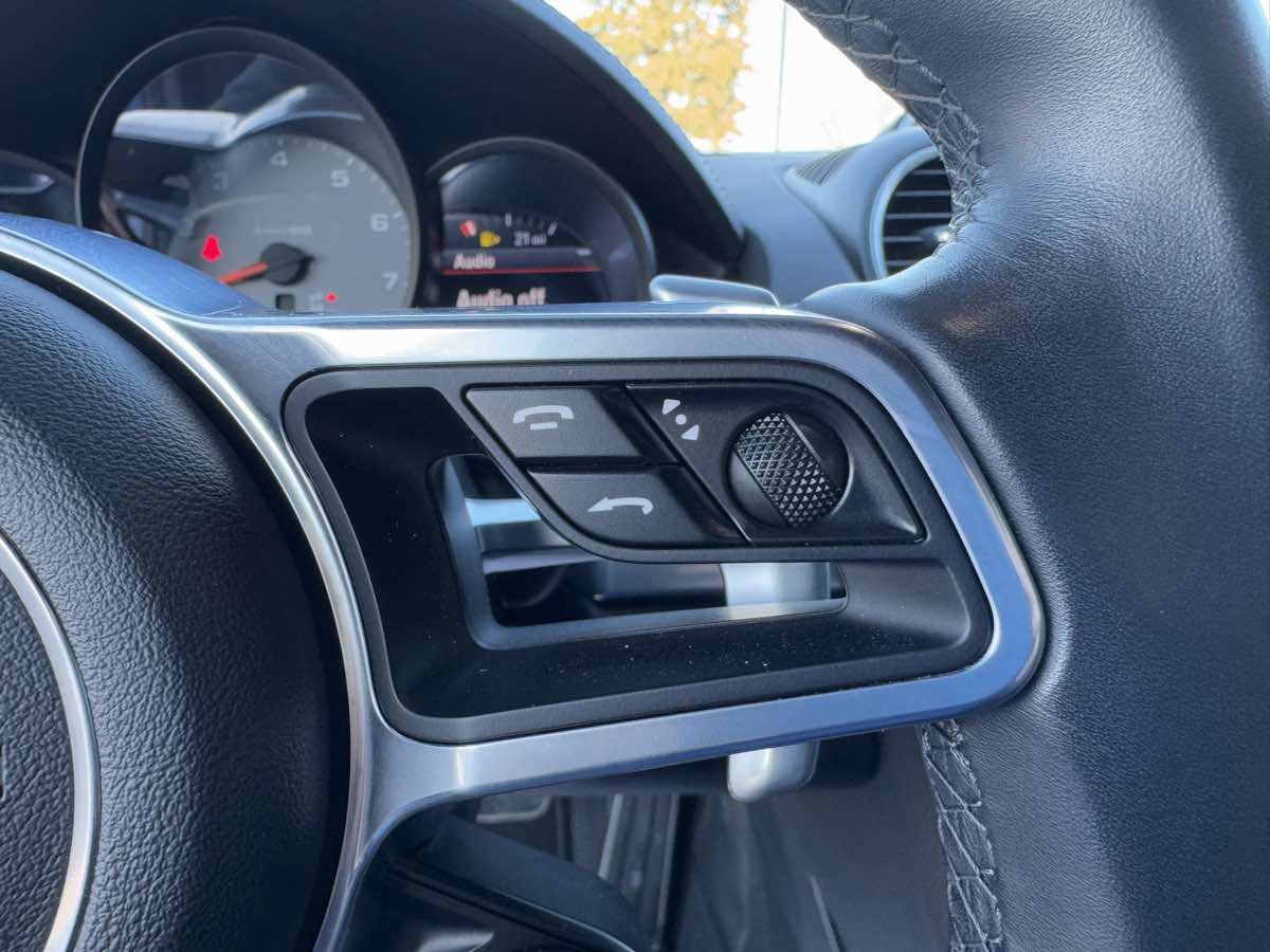 Used 2018 Porsche 718 Cayman S image 15