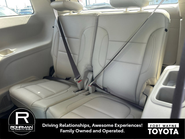 Used 2019 GMC Acadia Denali w/ Technology Package AWD/4WD image 11