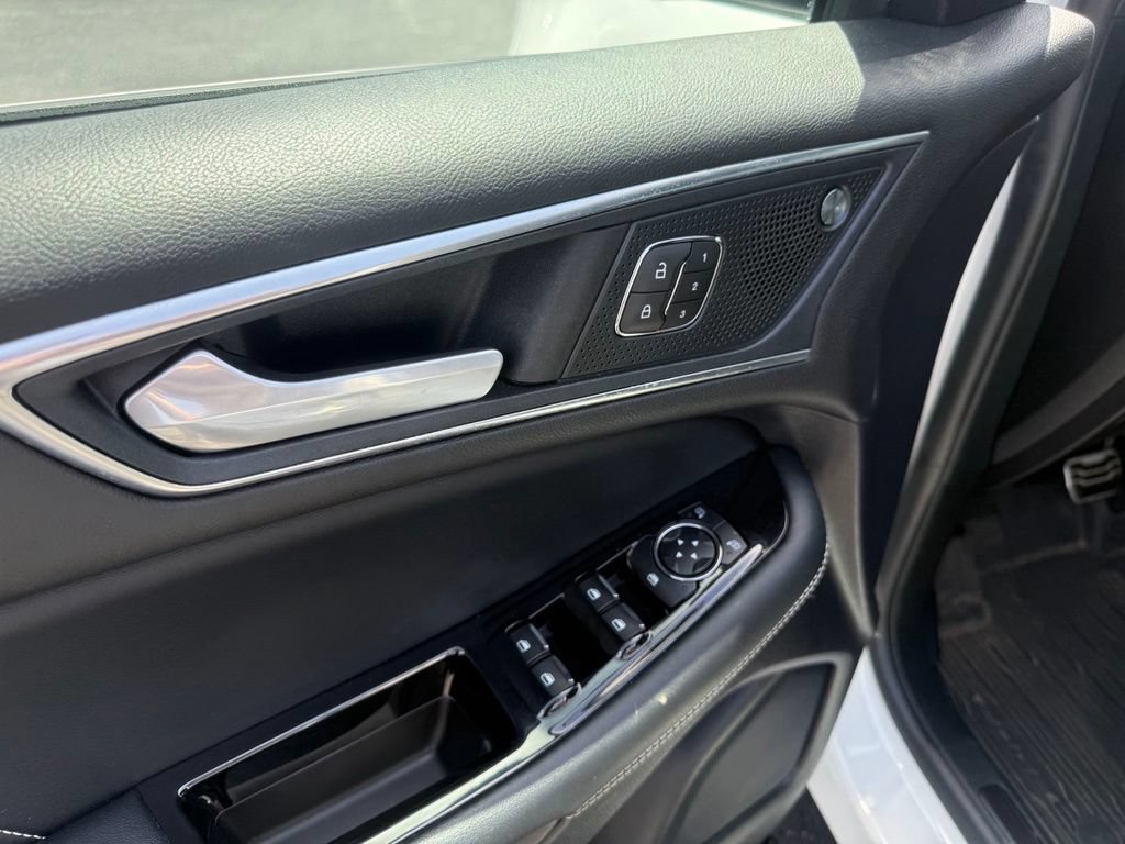 Used 2020 Ford Edge ST w/ Equipment Group 401A AWD/4WD image 18