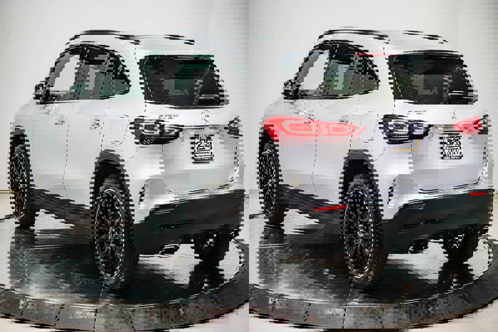 Certified 2023 Mercedes-Benz GLA 250 image 2