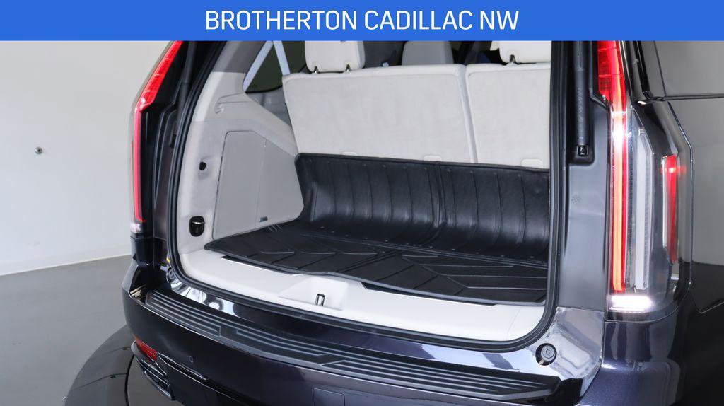 Used 2024 Cadillac Escalade Sport Platinum w/ Heavy-Duty Trailer Package image 27