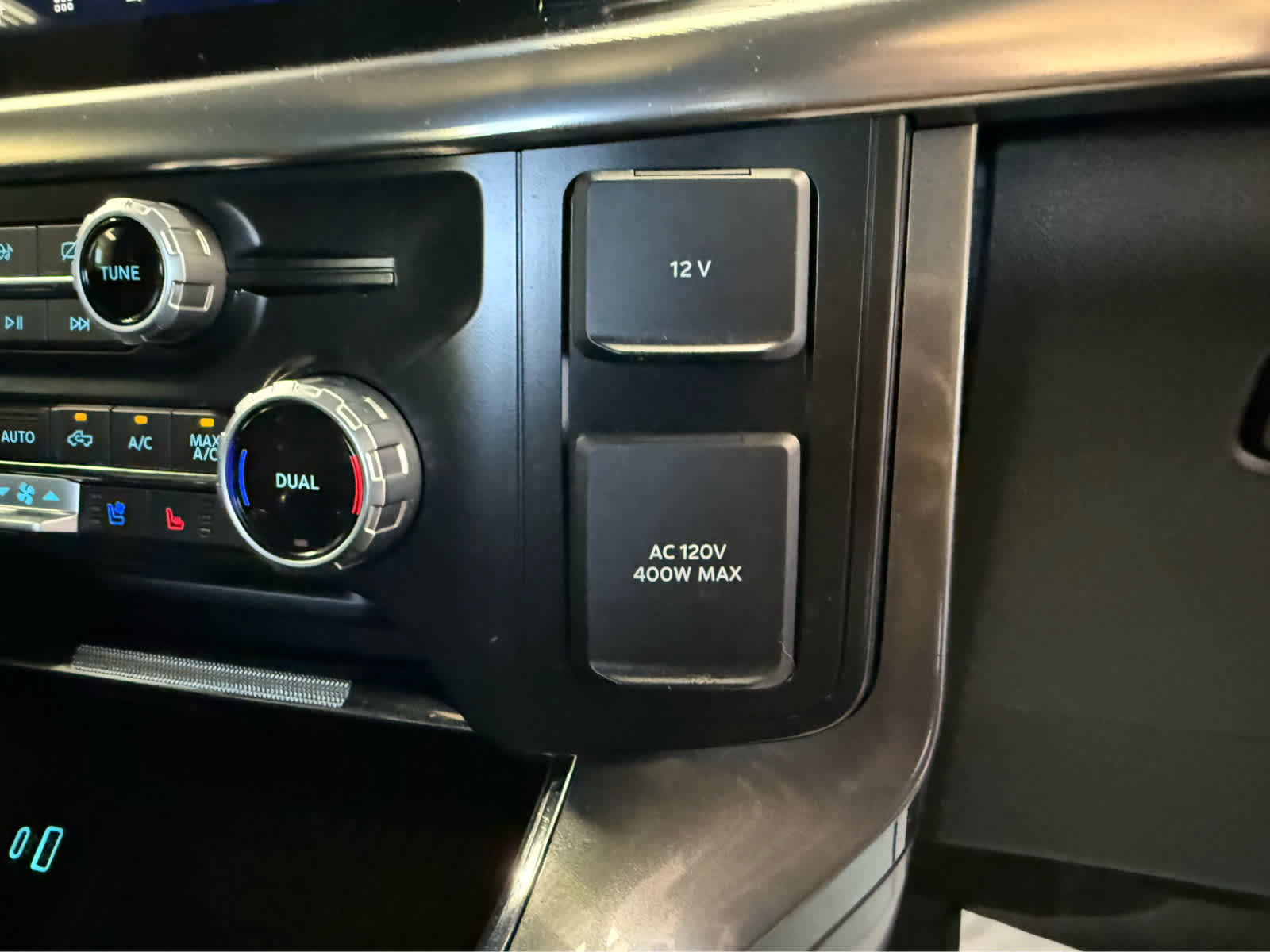 Used 2023 Ford F150 Lariat w/ Equipment Group 502A High image 34