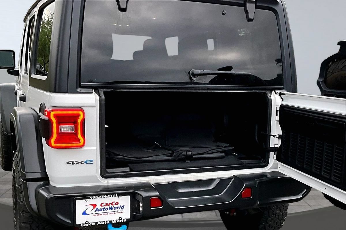 Used 2022 Jeep Wrangler Unlimited Rubicon 4xe w/ Cold Weather Group AWD/4WD image 38