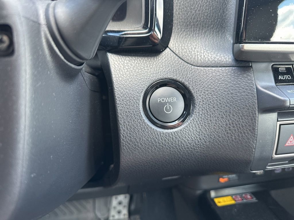 Used 2025 Toyota Camry SE image 23