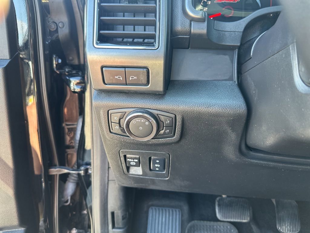 Used 2018 Ford F150 Lariat w/ Equipment Group 502A Luxury image 27