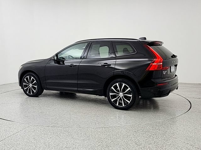 Certified 2024 Volvo XC60 B5 Plus w/ Protection Package Premier AWD/4WD image 7