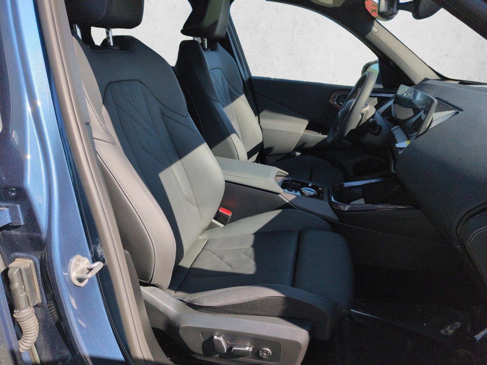Used 2025 BMW X3 xDrive30 w/ Premium Package AWD/4WD image 21