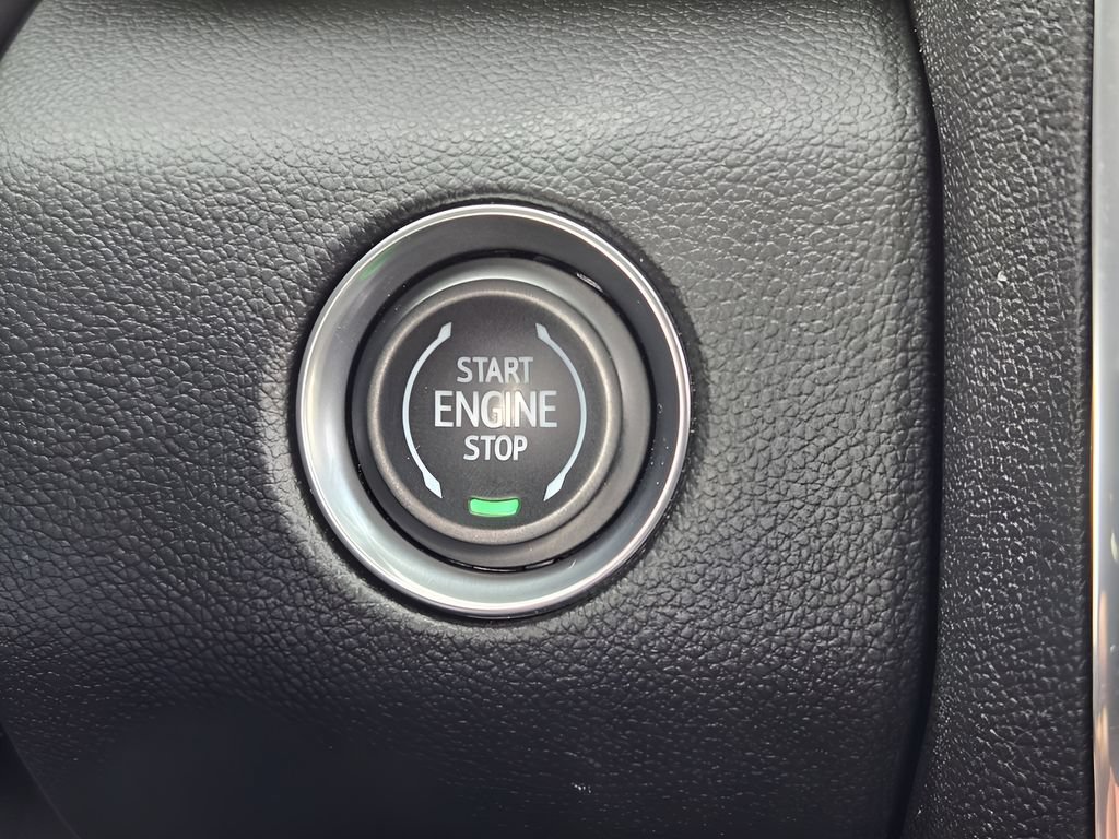 Used 2025 GMC Acadia Denali AWD/4WD image 18